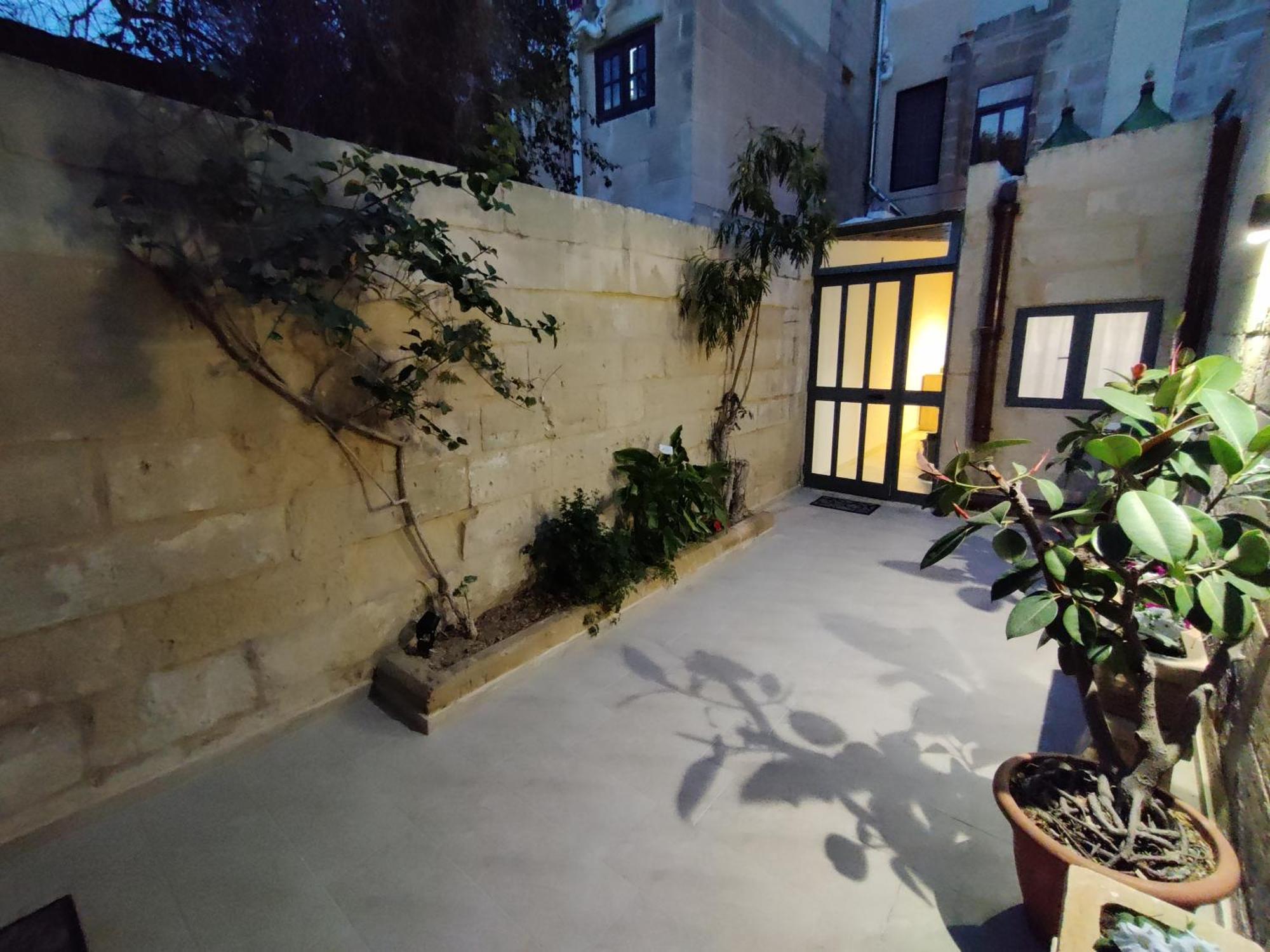 Peaceful Traditional Maltese Townhouse Лука Экстерьер фото