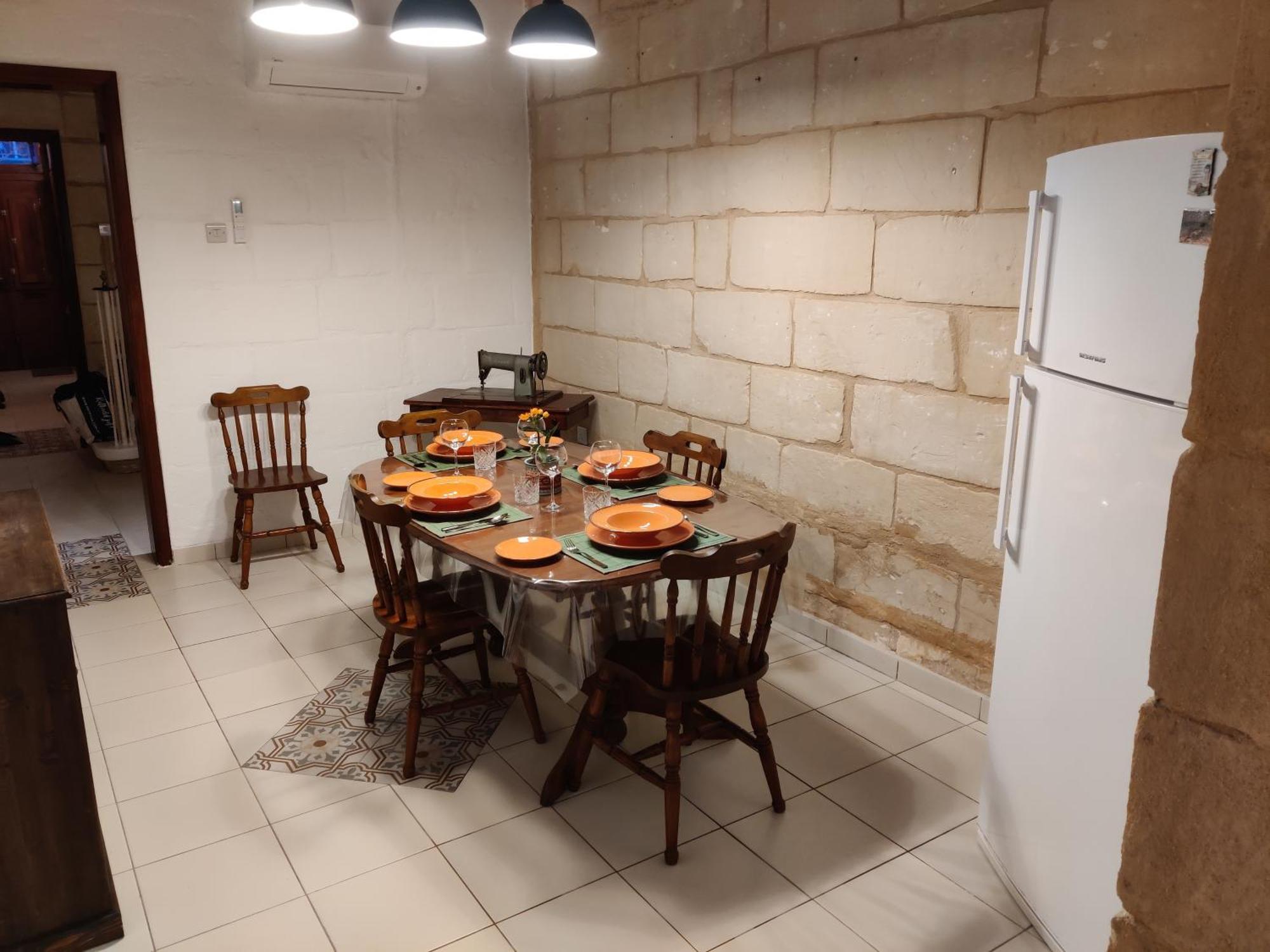 Peaceful Traditional Maltese Townhouse Лука Экстерьер фото