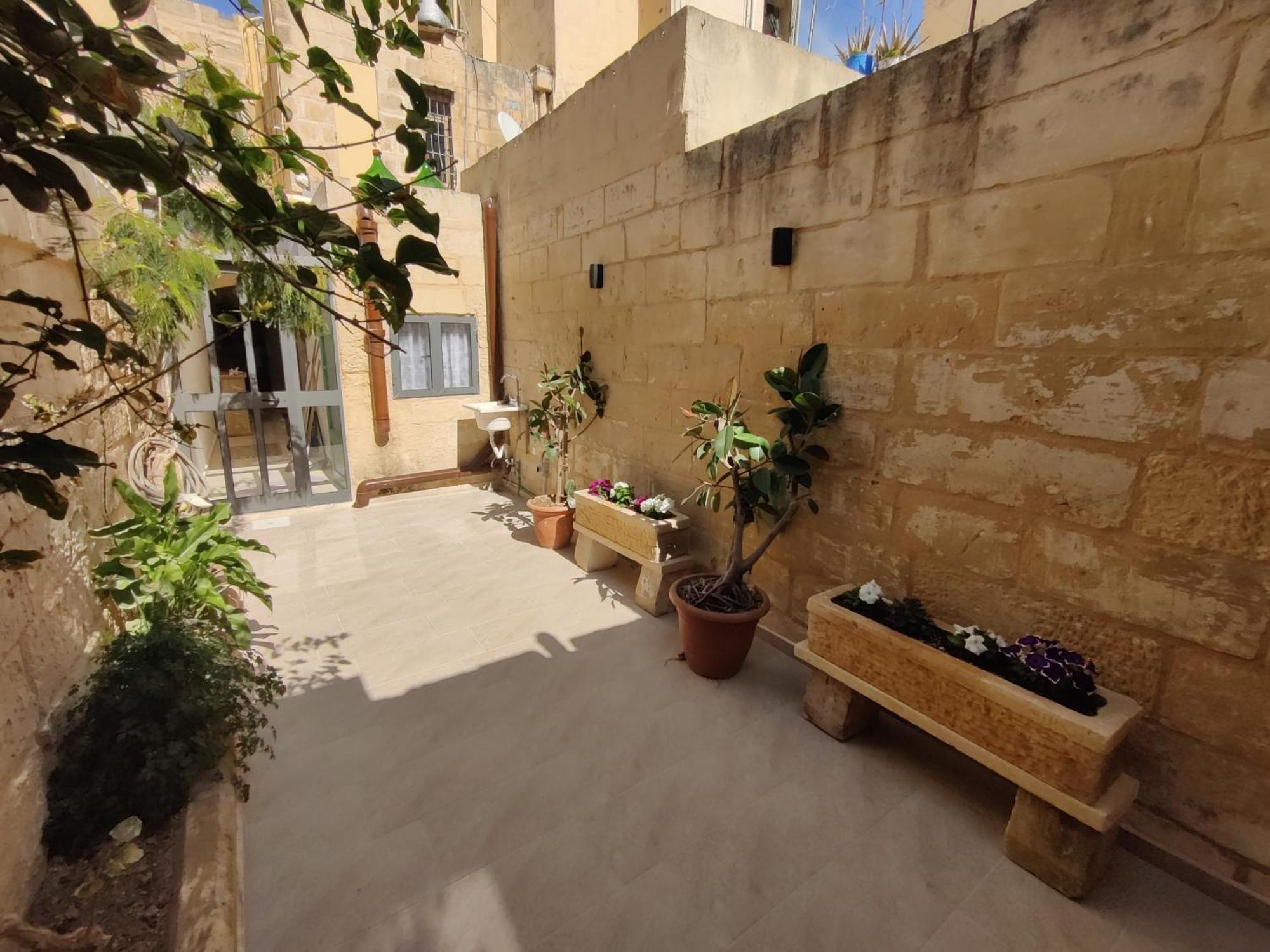 Peaceful Traditional Maltese Townhouse Лука Экстерьер фото