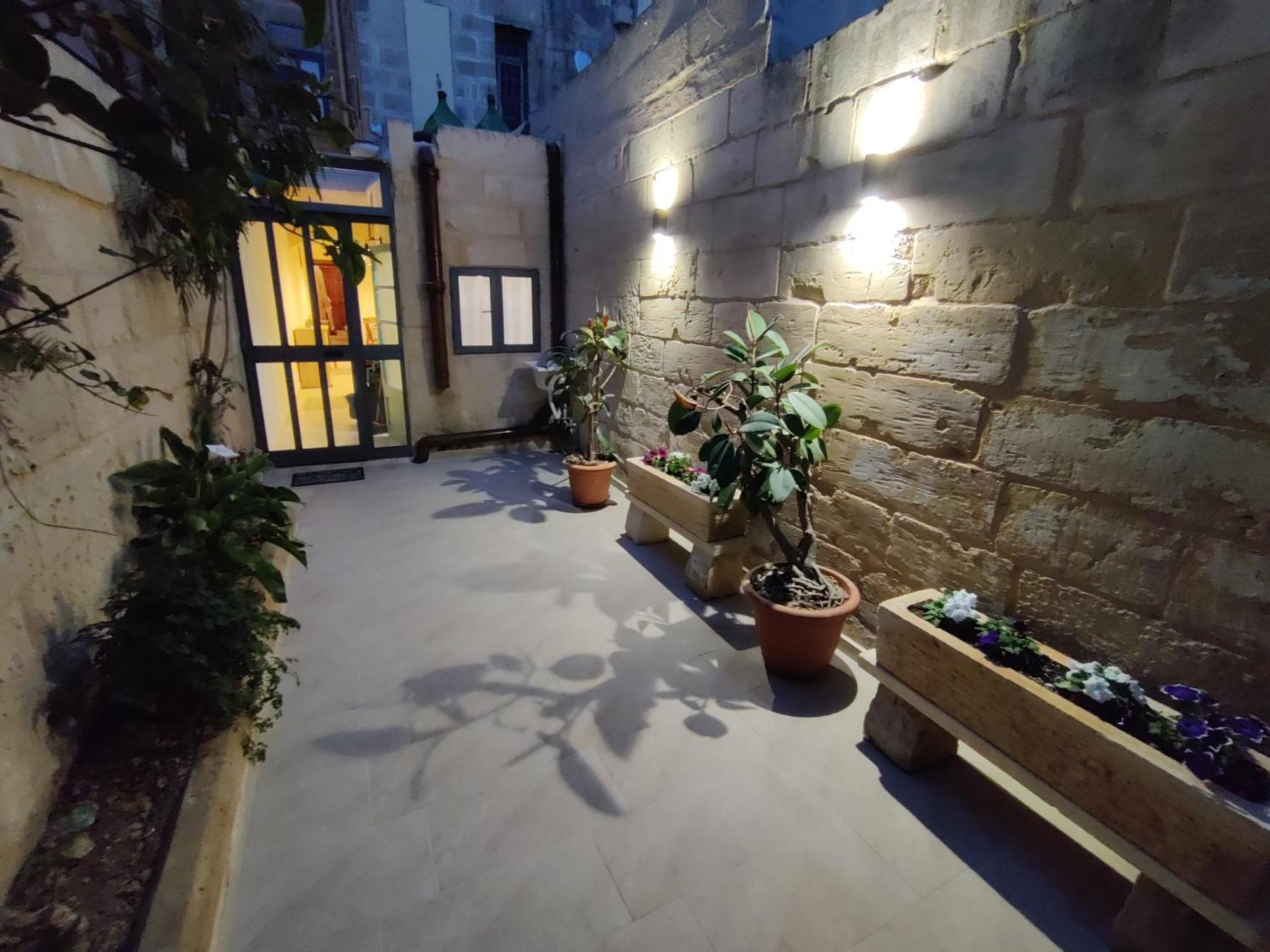 Peaceful Traditional Maltese Townhouse Лука Экстерьер фото