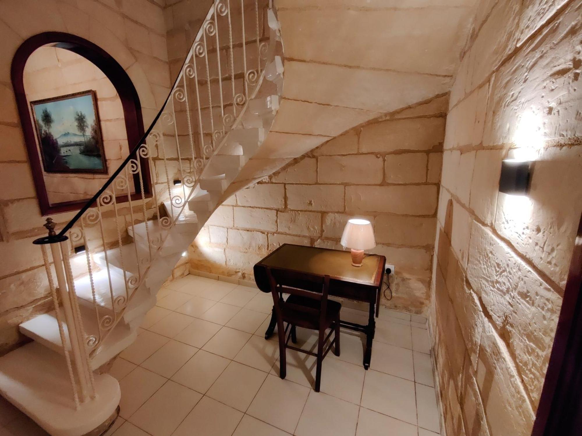 Peaceful Traditional Maltese Townhouse Лука Экстерьер фото