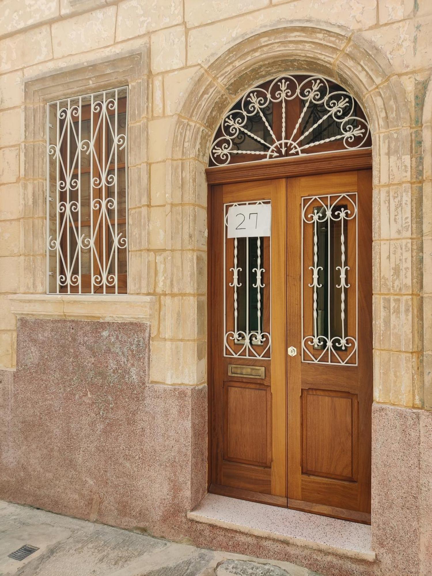 Peaceful Traditional Maltese Townhouse Лука Экстерьер фото